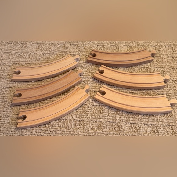 Wooden 6” curved railway compatible with Brio and Thomas - Picture 4 of 5